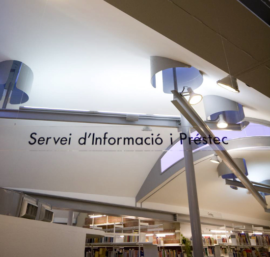 "Allò no és una biblioteca, és una altra cosa!". Font: Fotografia d'Oscar Ferrer, cedida per la Diputació de Barcelona