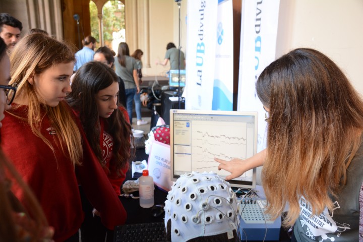 Enregistrament d'EEG durant l'edició 2018 de la Festa de la Ciència