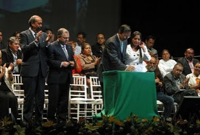 Ebrard firma carta por el Derecho a la Ciudad