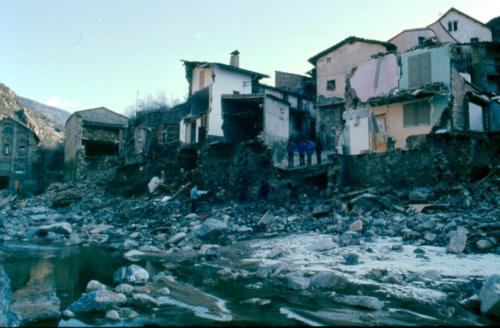Efectes de les inundacions del Segre de 1982 a Pont de Bar (Alt Urgell)- Foto JMVilaplana