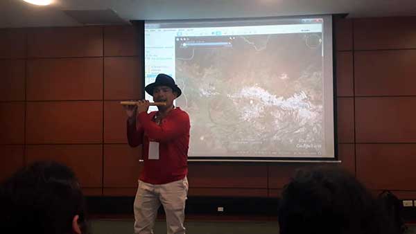 Tayta Andrés Ayala during his presentation at the Symposium