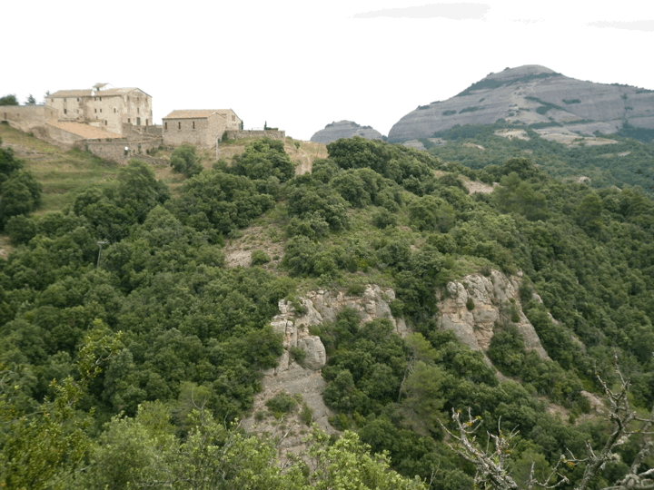 Vistas de la Mata, oficina del Parc Natural Sant Llorenç del Munt i l’Obac y sede del Centro de Monitoreo de la Biodiversidad de Montañas Mediterráneas. Foto: Vicenç Bros.
