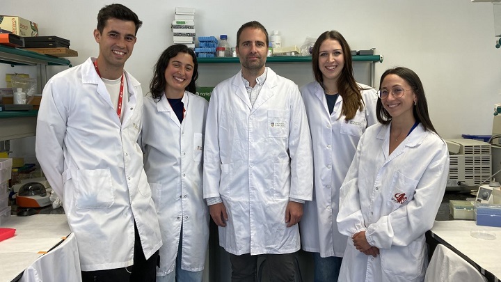 Juan José Rojas con su equipo