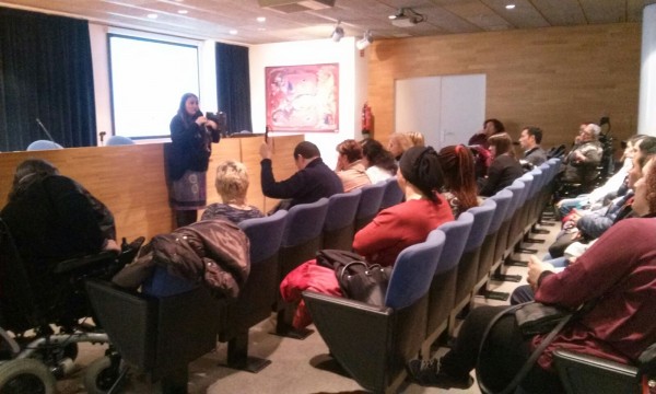 (Català) Conferència “Feminismes i tecnologies. Recursos per feministitzar l’espai virtual”