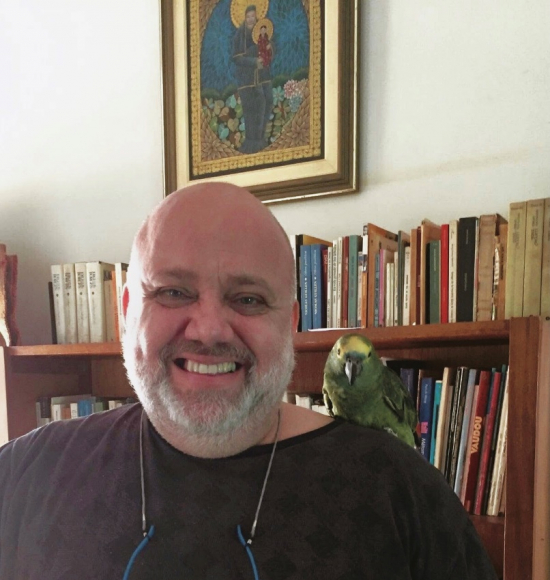 Mor Omar Ribeiro Thomaz, col·laborador del Crits