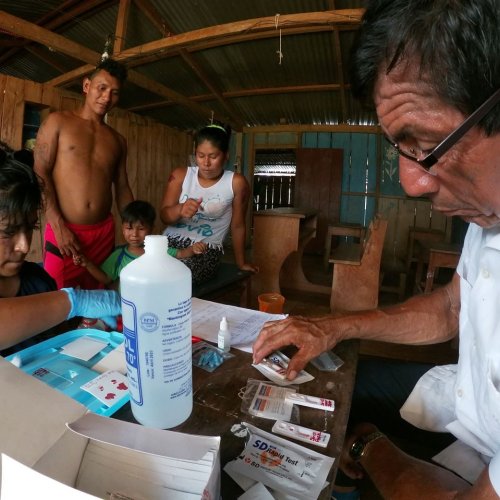 Detectan niveles preocupantes de plomo en la población indígena de la Amazonia