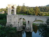 Pont de Besal&uacute; [LIPC].