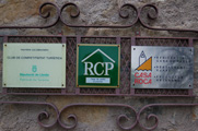 Plaques identificadores d'establiments de turisme rural [MCI].