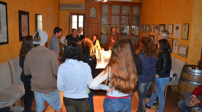 Los alumnos visitan los viñedos Albet i Noya