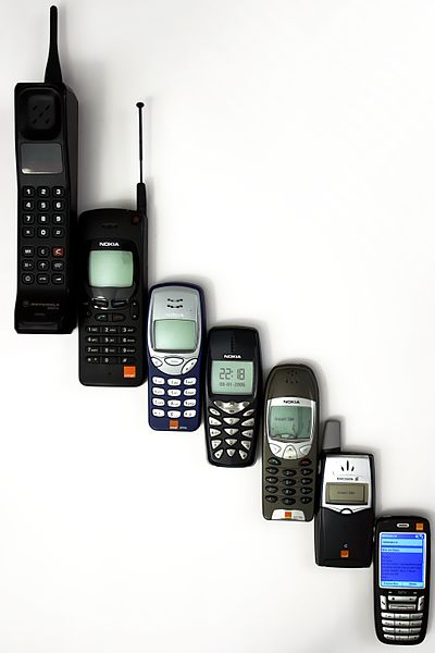 Evolució dels telèfons mòbils del 1995 fins al 2001. 