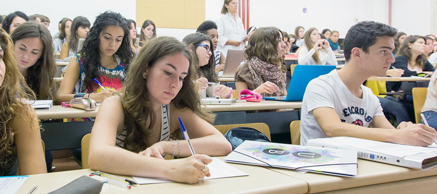 Aula amb estudiants