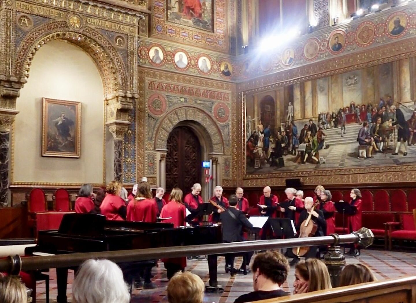 Coro Schola Cantorum Universitaria Barcinonensis en el 575 Aniversario UB / Isabella Valverde Núñez